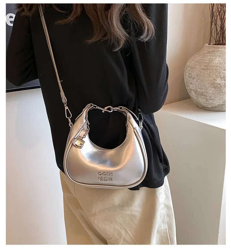 2025 New Silver Women's Casual Fashion Small Bag Fashion Shoulder Strap Cooking Bread Designer Trendy Handbag4