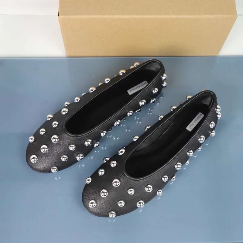 Designer Spring Women's Casual Shoes Black Rivet Soft Leather Vintage Comfortable Shallow Outside Slip On Ladies Ballet Flats