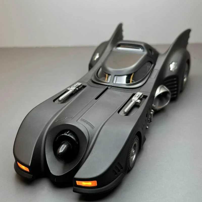 1/24 ic Movie Alloy Batmobile Bat Sports Diecast Metal Toy Racing Car Model Sound Light Silation Kids Gifts Free shipping