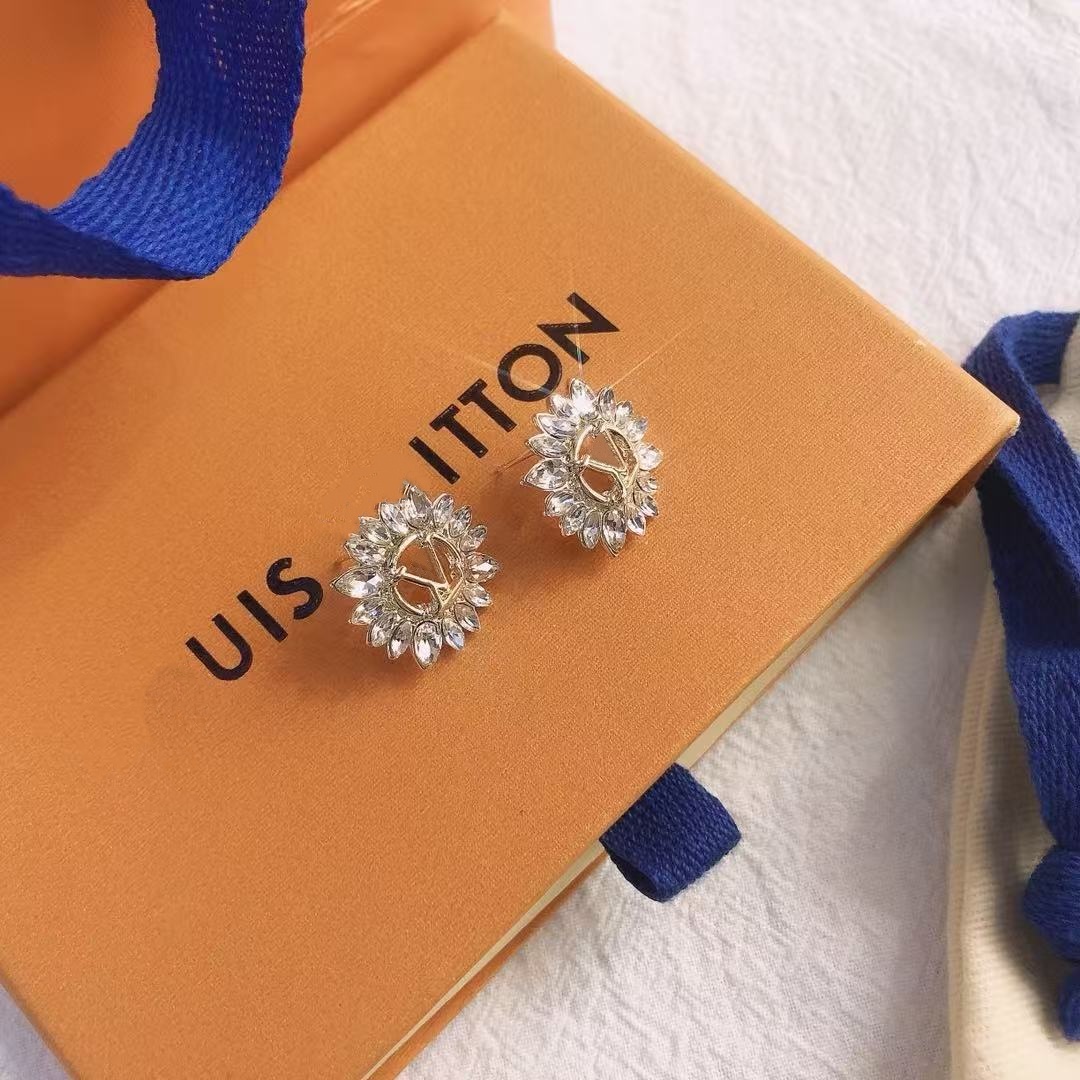 20style High Quality Luxury Simple Fashion designer earrings for woman Jewelry Crystal Shinning Jewelry Christmas Gift Wedding earrings designer earrings