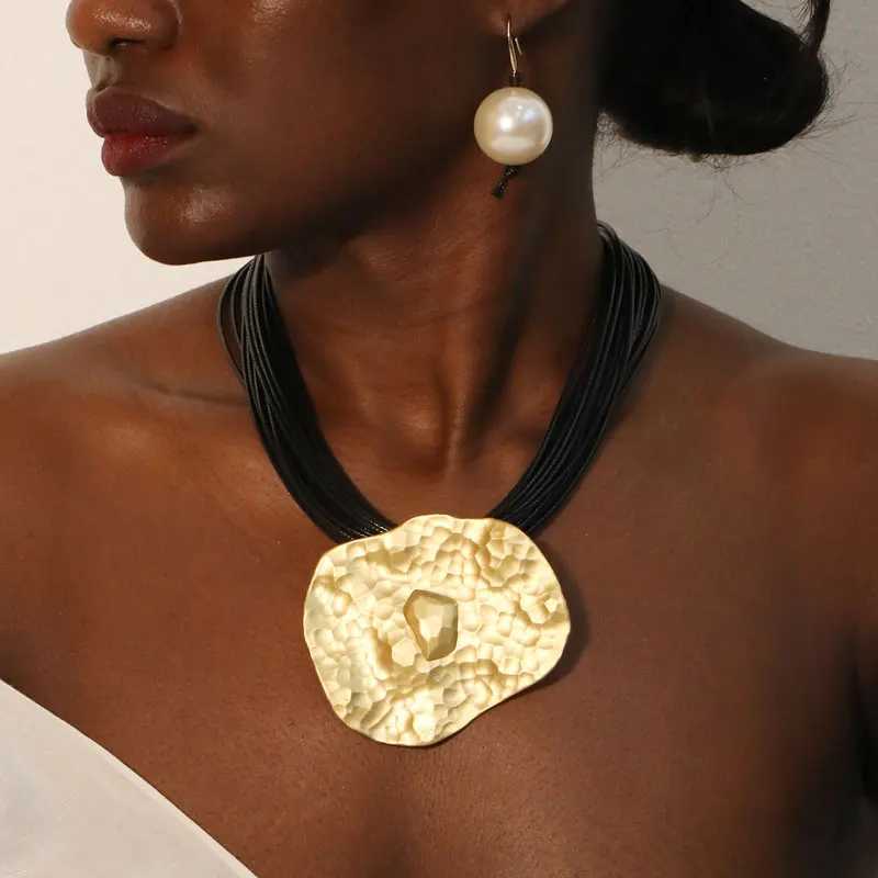 Vintage necklace with Geely pendant for fashionable wedding party jewelry for girls X250224