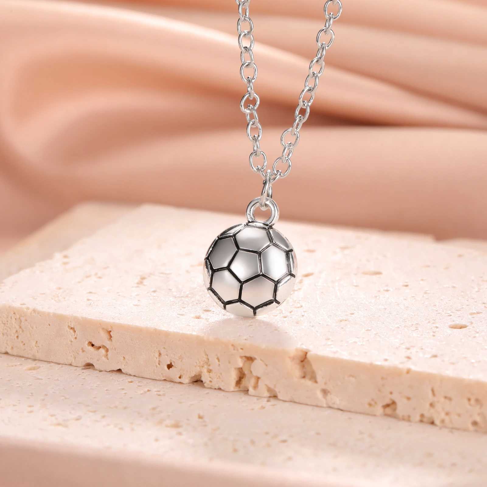 Silver stainless steel football pendant necklace suitable for neutral sports fans ball games jewelry team gifts complete set X250224