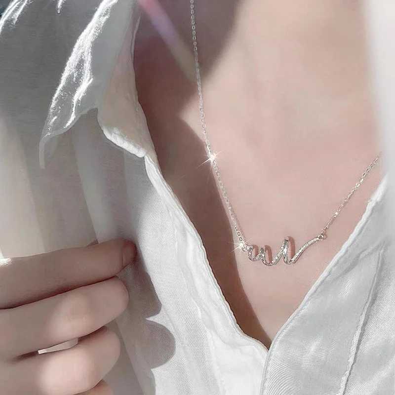 Huitan Fashion Exquisite Wave Pendant Necklace Suitable for Text Simple Fashion Necklace Accessories Suitable for Engagement Charm Daily Jewelry X2502