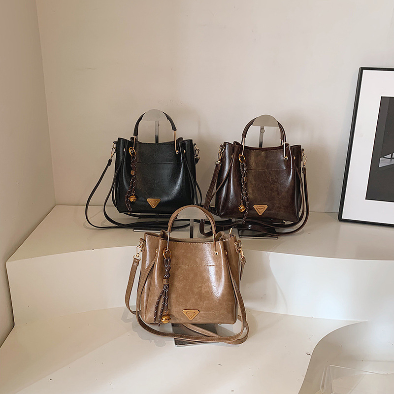 Shoulder Handbags: Stylish PU Leather Flap hot Tote, Fashionable Women's Designer Crossbody Bags on Sale - Lightweight for Daily Use