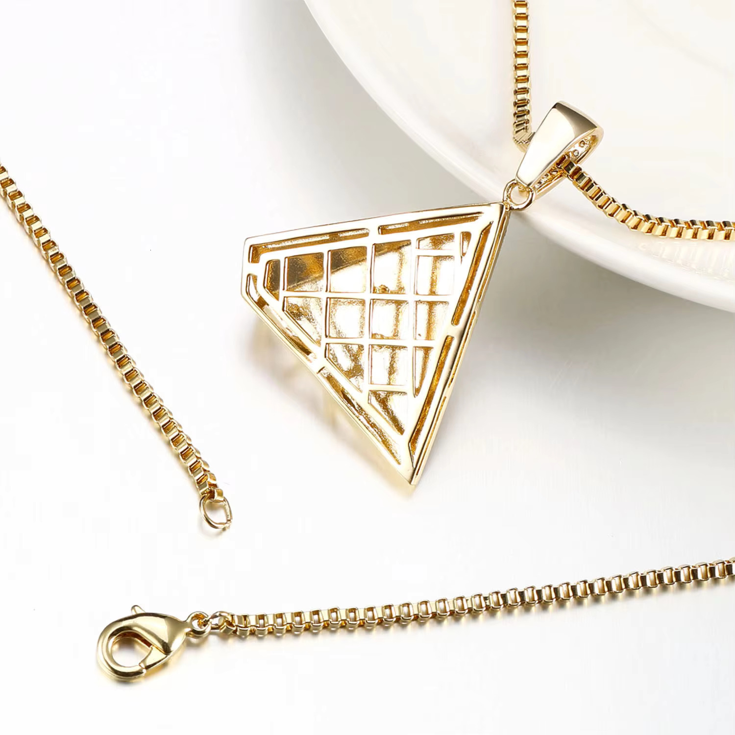 JASEN JEWELRY Hip Hop Sterg Sier Iced Egyptian Pyramid Eye of Horus Pendant in Gold Plated