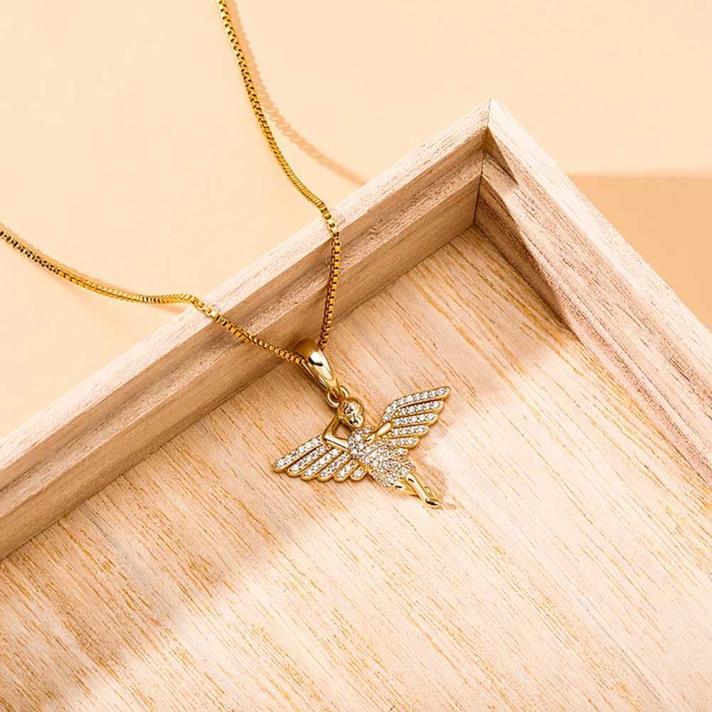 TOPGRILLZ 925 Sterling Silver ub Angel Wings Spread Pendant CZ Micro Pave Pendant In White/w Gold Hip Hop Jewelry Gift X250224
