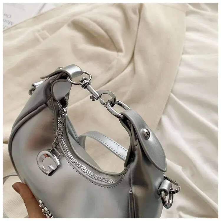 2025 New Silver Women's Casual Fashion Small Bag Fashion Shoulder Strap Cooking Bread Designer Trendy Handbag4