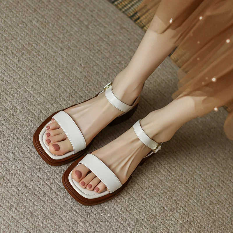 Summer Womens Sandals Luxury Leather Sandals Fashion Square Toe Open Toe Strap Sandals Comfortable Block Heel Platform Sandals M250224