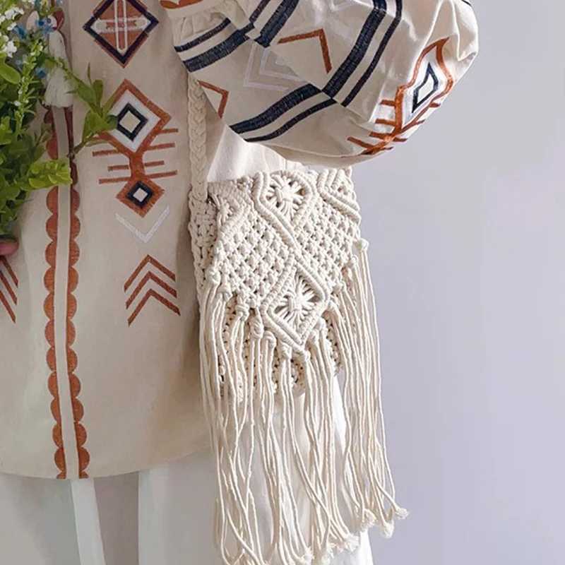 Fashion Casual Straw Bag Hollow Tassel Beach Bag Flip Hand Woven Bag Cotton Rope Shoulder Bag Crossbody