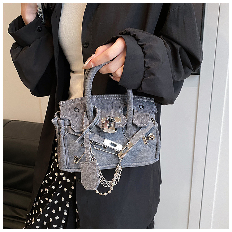 Customizable Old-Fashioned Denim Shoulder Bag with Silver Pin Buckles - Perfect for Spring & Summer