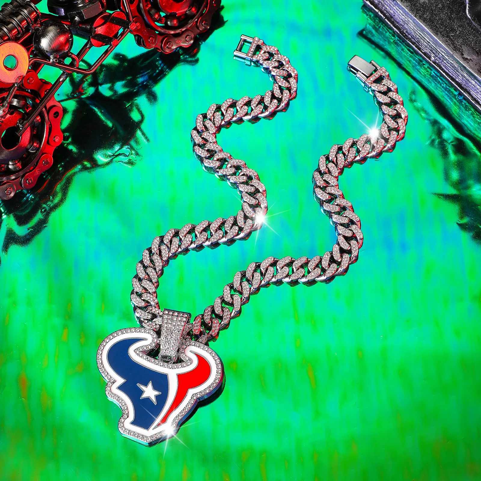 Hip hop fashion pendant necklace high-quality red and blue pendant and 20 inch Cuban chain X250224