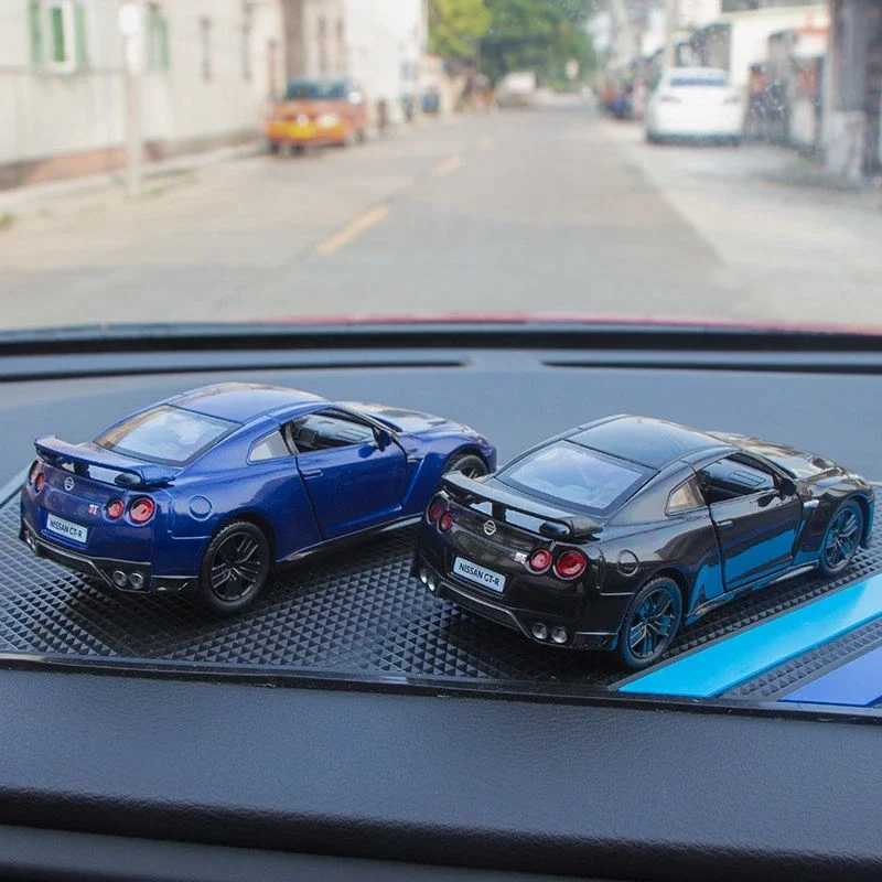 1 36 Nissan GTR R35 Super car Silation Exquisite Diecast Toy Vehicles in Alloy Model Gifts Free shipping