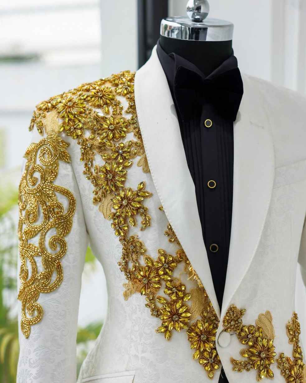 Classic Wedding Tuxedos Appliques Crystal Men Suits Shawl Lapel 2 Piece Set Jacket Pants Business Formal Blazers Customized