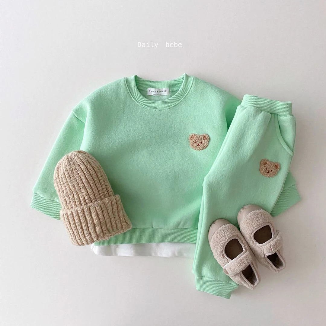 Korean Baby Boys Winter Clothes Sets Warm Bear Velvet Fleece Lined Pullover Sweatshirt TopsHarem Pants 2pcs Girl Sports Outfits 250224