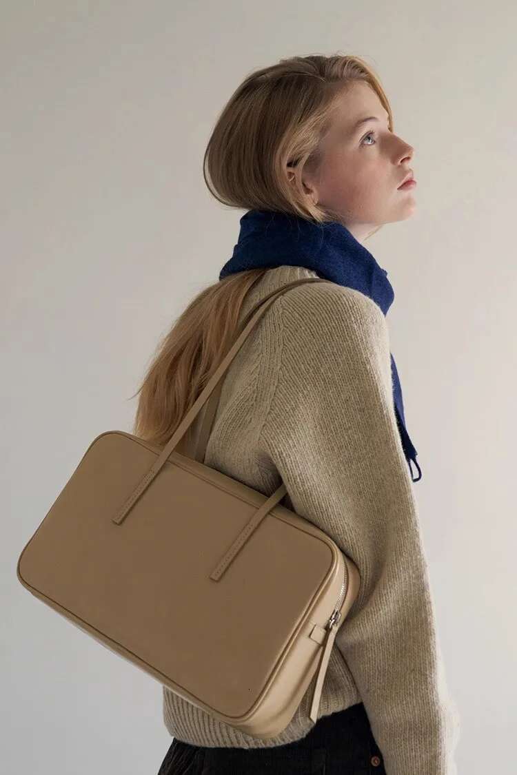 Simple Shoulder Capacity Real Leather Underarm 2024 New Worker Student Square Tote Women's Bag