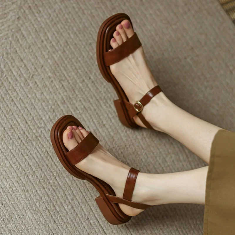 Summer Womens Sandals Luxury Leather Sandals Fashion Square Toe Open Toe Strap Sandals Comfortable Block Heel Platform Sandals M250224