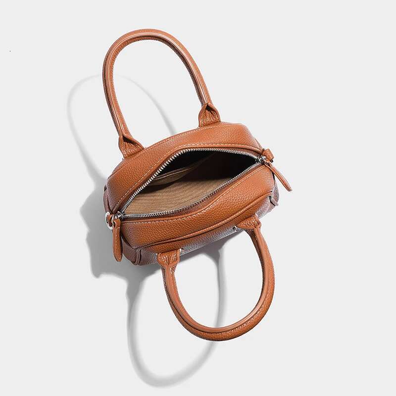 Boston Messenger Bags For Women Designer Handbag And Purse 2024 New In Fashion Simple Rivet Decoration Shoulder Crossbody