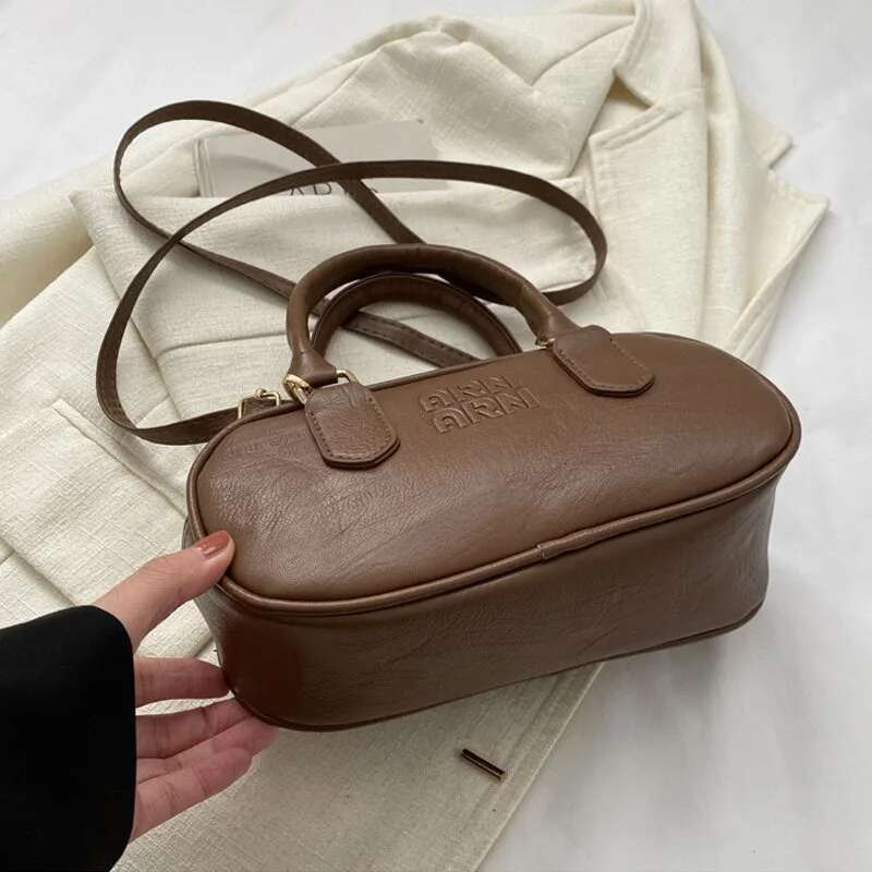 New leisure Handbag Retro Fashion Leather Casual Commuter Pure High Color Designer trend Trendy Shoulder Bag
