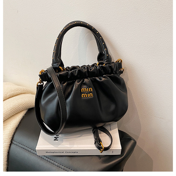 hot Free shipping 2025 designer Shoulder tote Bags For womans handbag Fashionable casual flap armpit women crossbody Wrinkled bag