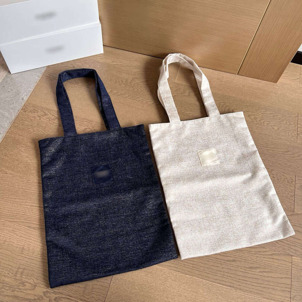 Designer Makeup BagThe latest Christmas handbag Chain Bag Cosmetic storage Bags Tote limited blue and white gold series gift makeup bag 7A