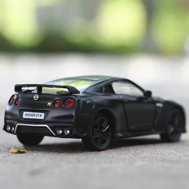 1 36 Nissan GTR R35 Super car Silation Exquisite Diecast Toy Vehicles in Alloy Model Gifts Free shipping