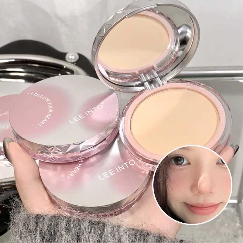 LEEINTO Radiant Invisible Compact Powder Skin Tone Enhancing Brightening Finish Lightweight and TranslucentXJ250224