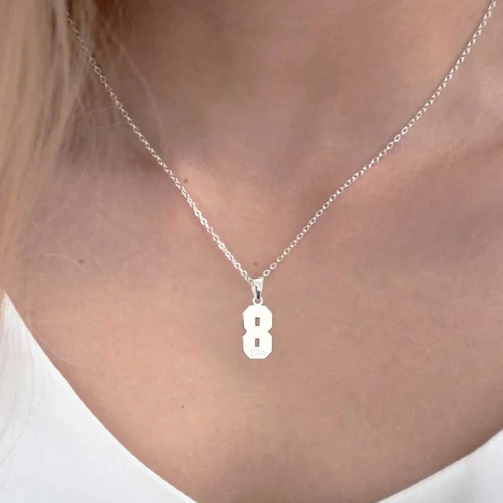 Cust Numbers Pendant Necklace Engraving Name Stainless Steel Jewelry Wens Personality Jewelry Holiday Christmas Present X250224