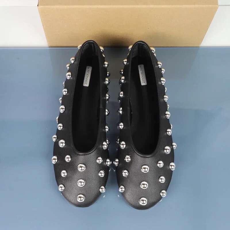 Designer Spring Women's Casual Shoes Black Rivet Soft Leather Vintage Comfortable Shallow Outside Slip On Ladies Ballet Flats
