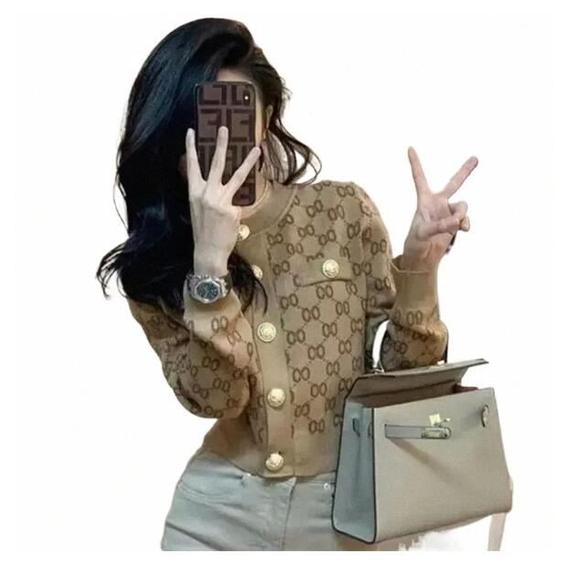 2025 High quality Fi Women's Sweaters Luxury Brand Winter Ctrast Embroid Patchwork Lg Sleeve Cardigans Women Design Butts Pockets Vintage