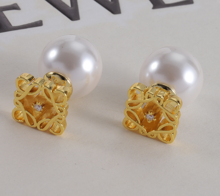 Designer Pearl Stud… - image