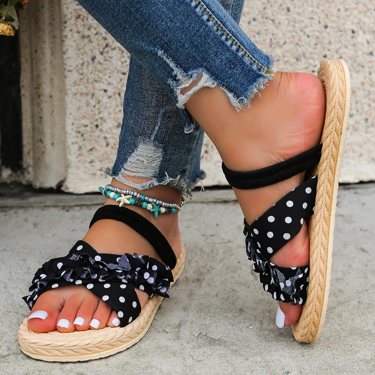 Womens fashion trend anti slip and wearresistant lace strap flat heel sandals 250218
