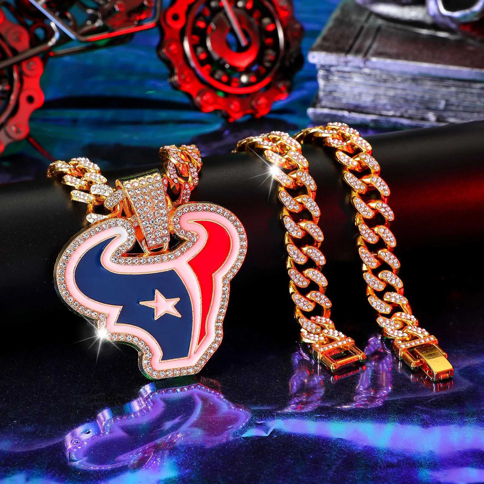 Hip hop fashion pendant necklace high-quality red and blue pendant and 20 inch Cuban chain X250224