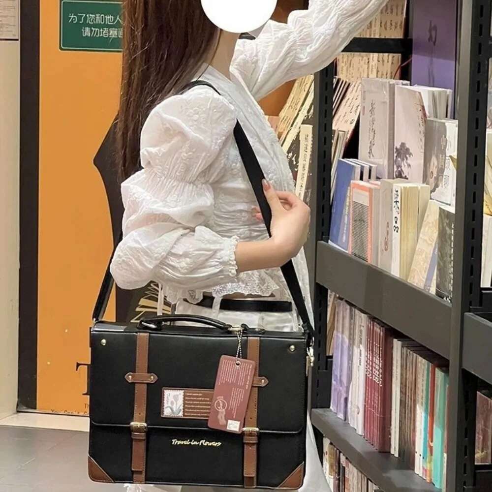 2025 New Large Capacity Girl Shoulder Bag Transparent Hand Shoulder Women's Fashion Designer Cute Crossbody Bag2