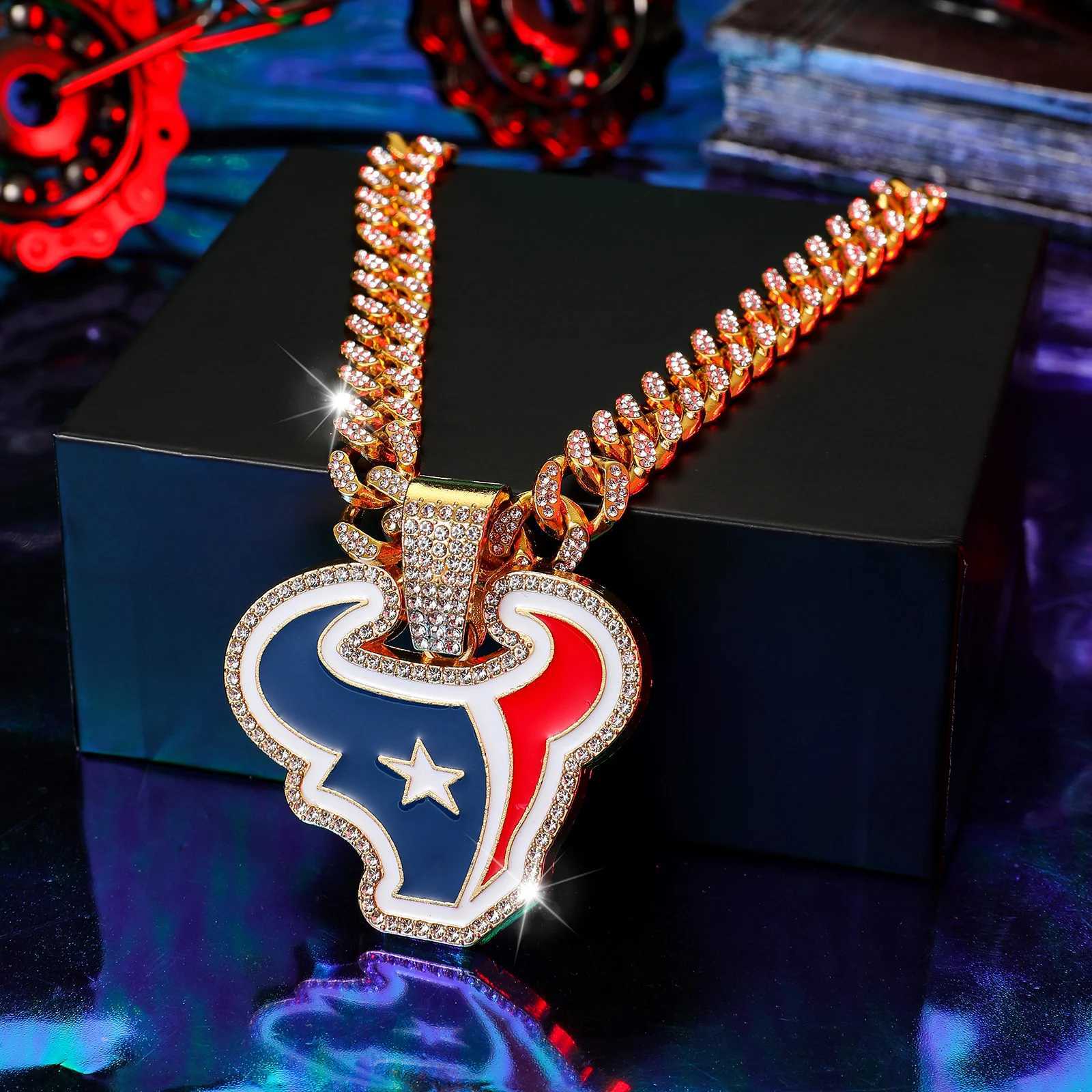 Hip hop fashion pendant necklace high-quality red and blue pendant and 20 inch Cuban chain X250224