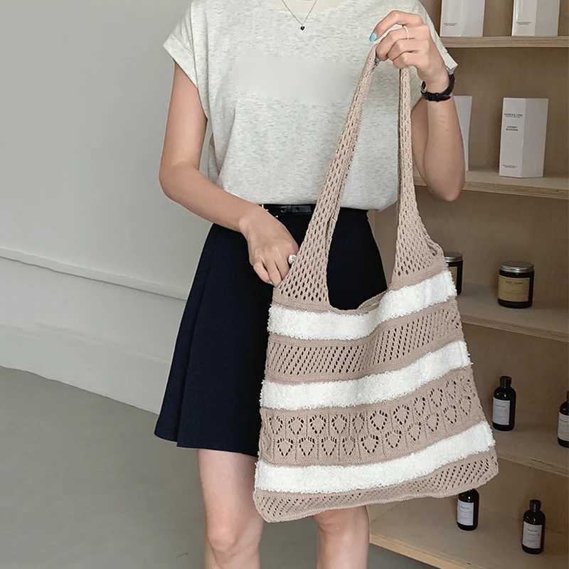 Women's New Fashion Large Capacity Knitted One Shoulder Tote Bag Knitted Hollow Out Design Casual Versatile Knitted Underarm Bag