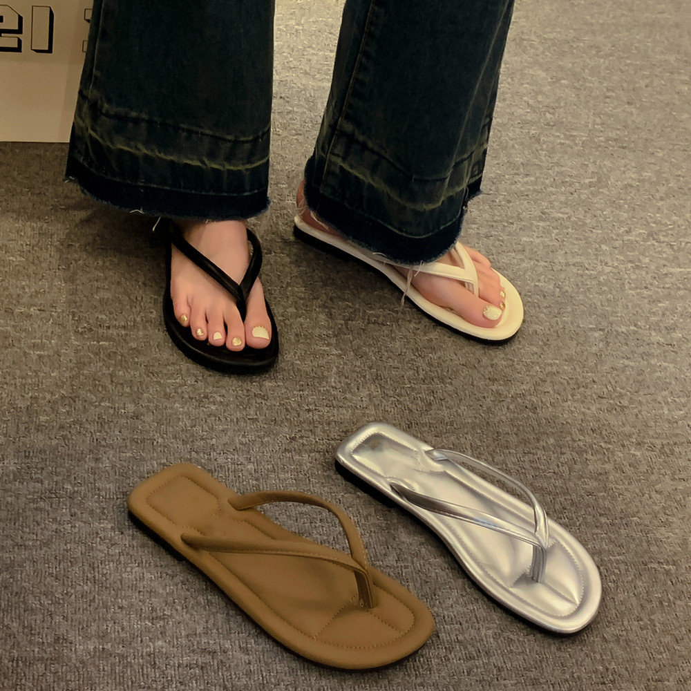 2025 new hot free shipping designer slippers for womens flat slippers black khaki sliver beige Summer new plus size flip flops