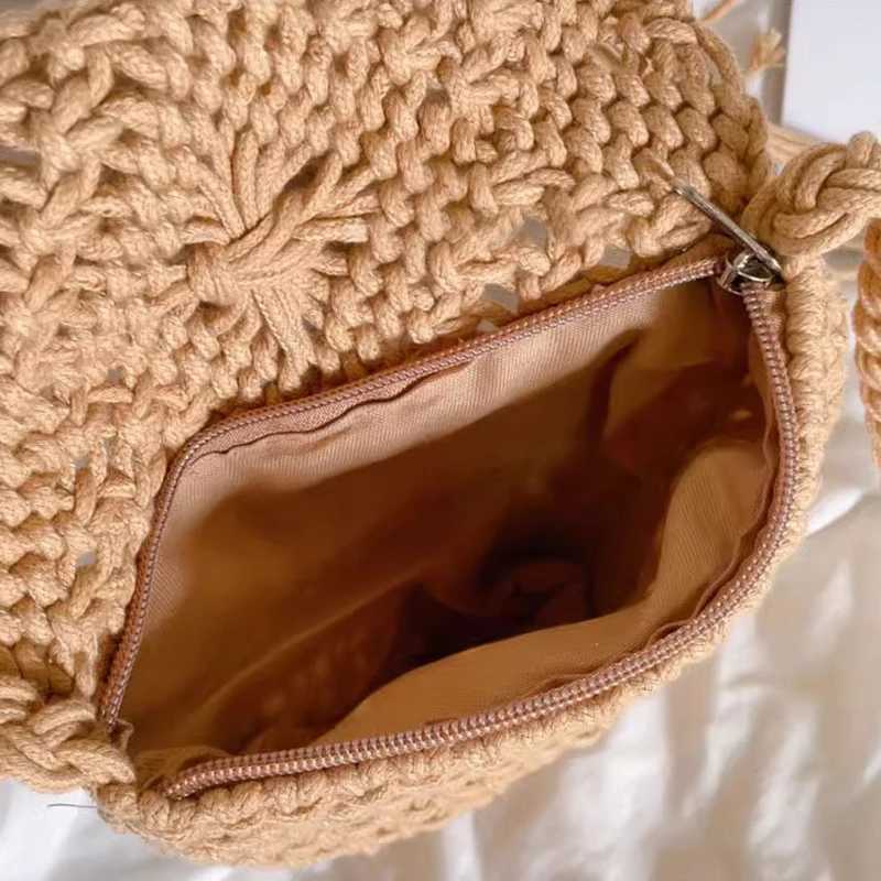 Fashion Casual Straw Bag Hollow Tassel Beach Bag Flip Hand Woven Bag Cotton Rope Shoulder Bag Crossbody