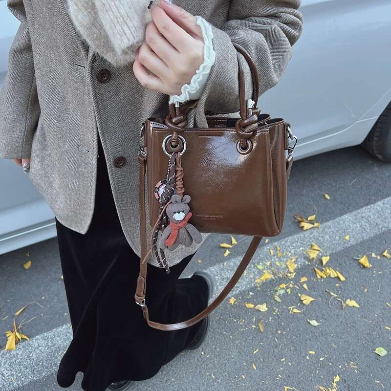 2025 New Fashion Women's Leather Handbag Retro Handbag Solid Bucket Designer Women's Single Shoulder Crossbody Bag2