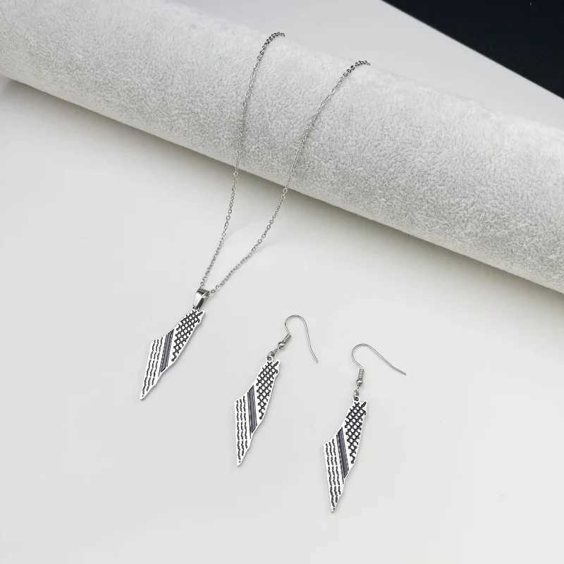 Stainless steel necklace Arabic map scarf Pendant Mens white necklace Middle Eastern accessories Europe and X250224