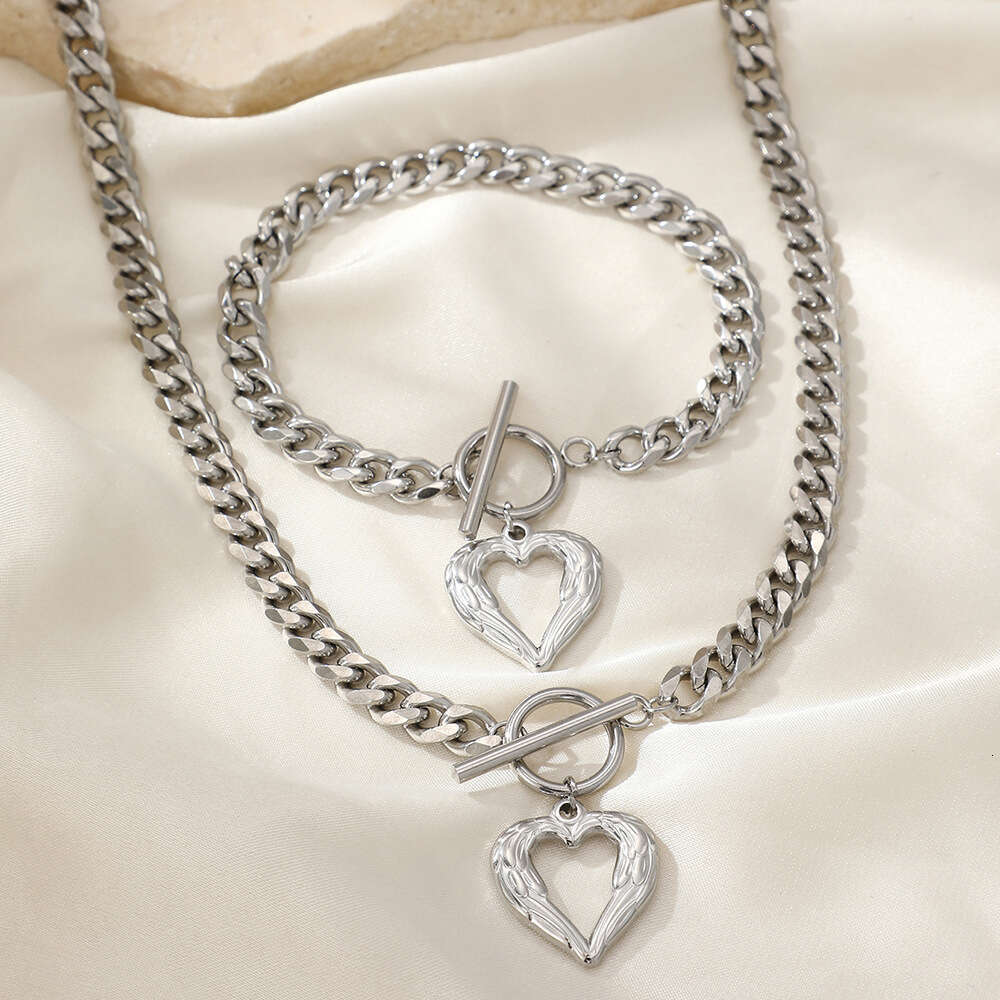 Fashion stainless hip-hop necklace bracelet, love titanium steel pendant, OT buckle, Cuban chain necklace, women's