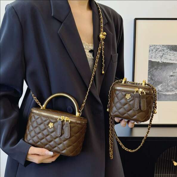 Handheld Fashion Bucket for Women 2025 New Small Fragrant Style Ling Grid Chain Shoulder Versatile Crossbody Bag
