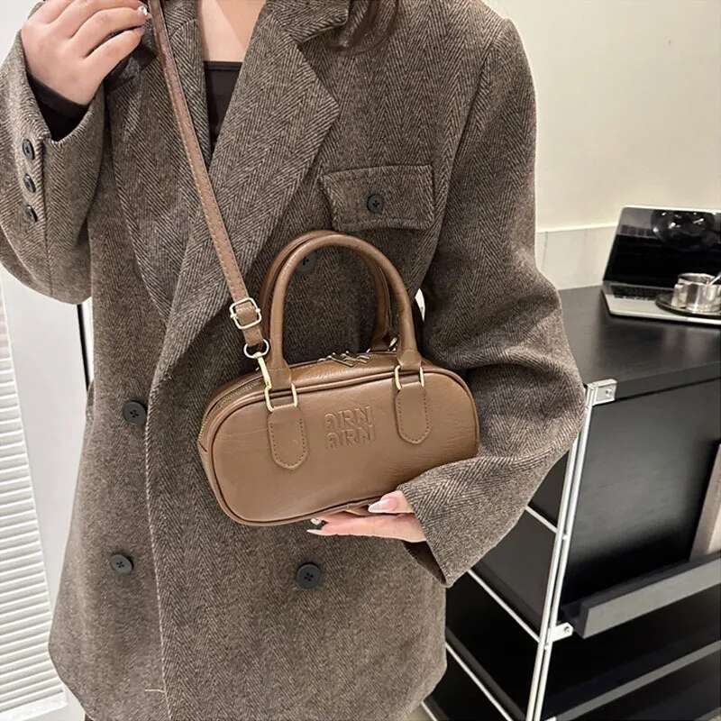 New leisure Handbag Retro Fashion Leather Casual Commuter Pure High Color Designer trend Trendy Shoulder Bag