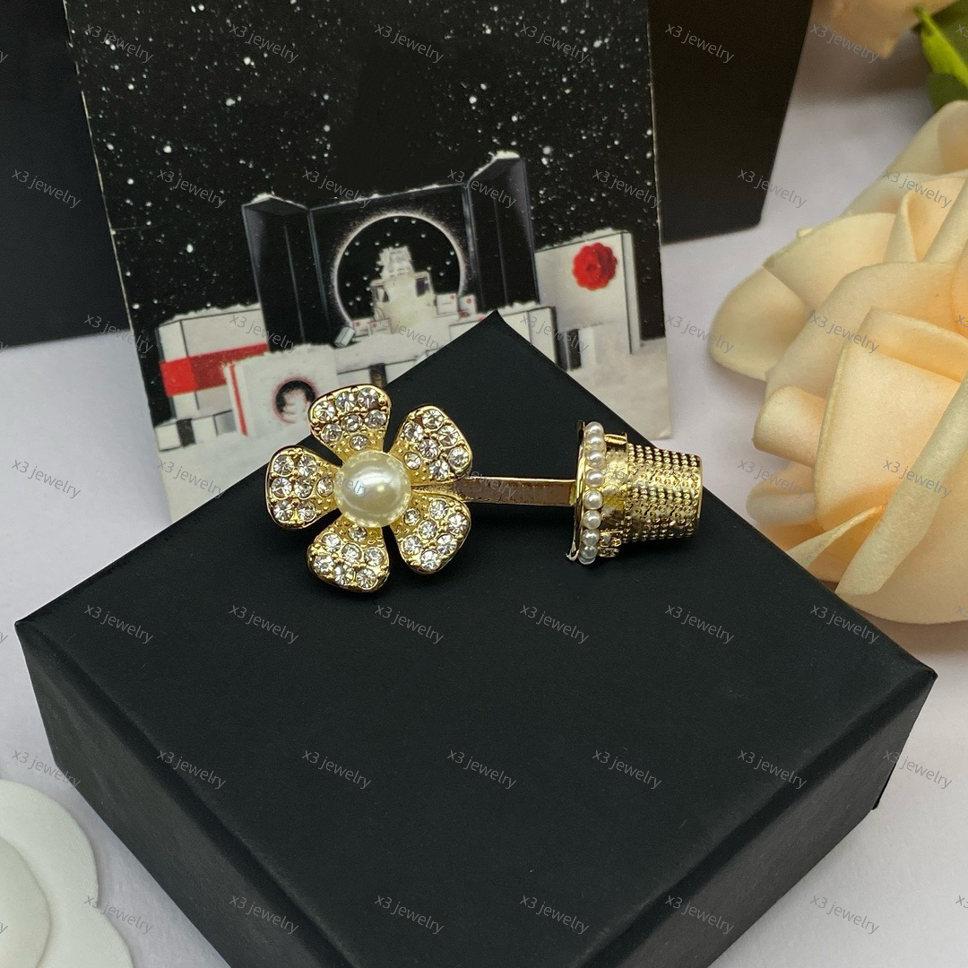 Fashion designer luxury women's brooch accessories retro elegant designer jewelry accessories high-quality gifts