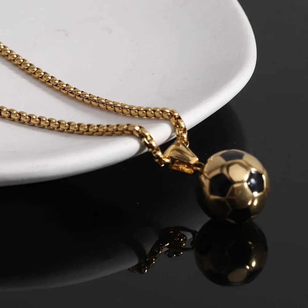 HNSP stainless steel football pendant chain necklace suitable for boys jewelry football accessories X250224