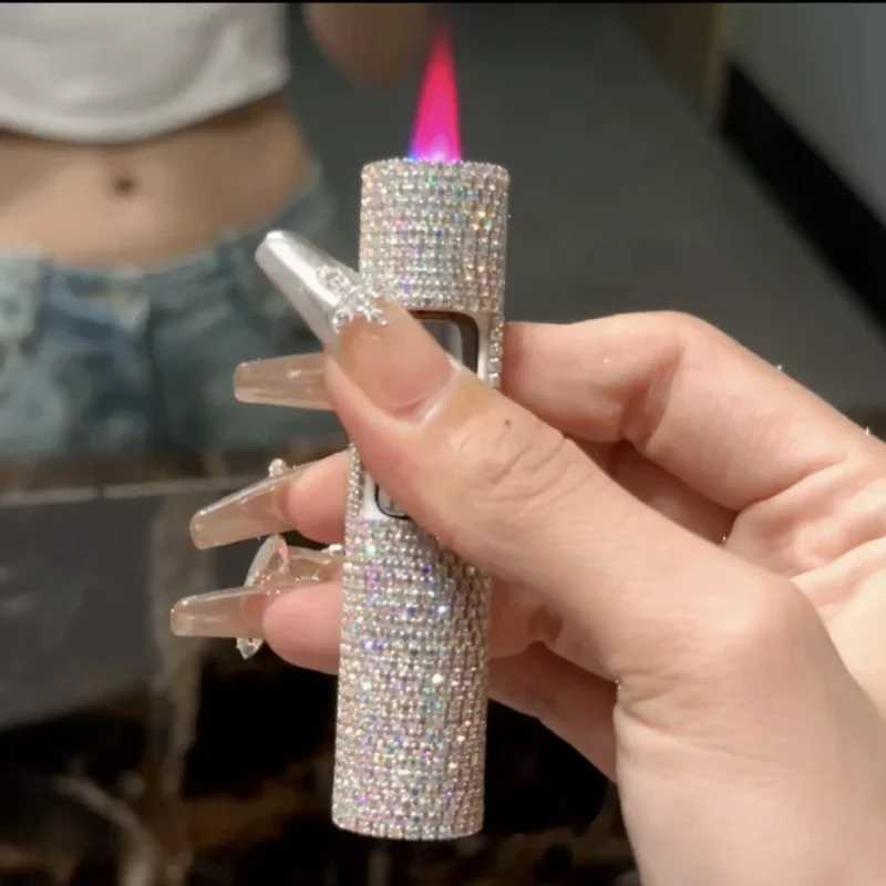 Portable Luxury Diamond Inlaid Inflatable Lighter Mini Metal Windproof Jet Pink Flame Outdoor Lighter for Women Smoking GiftT250224