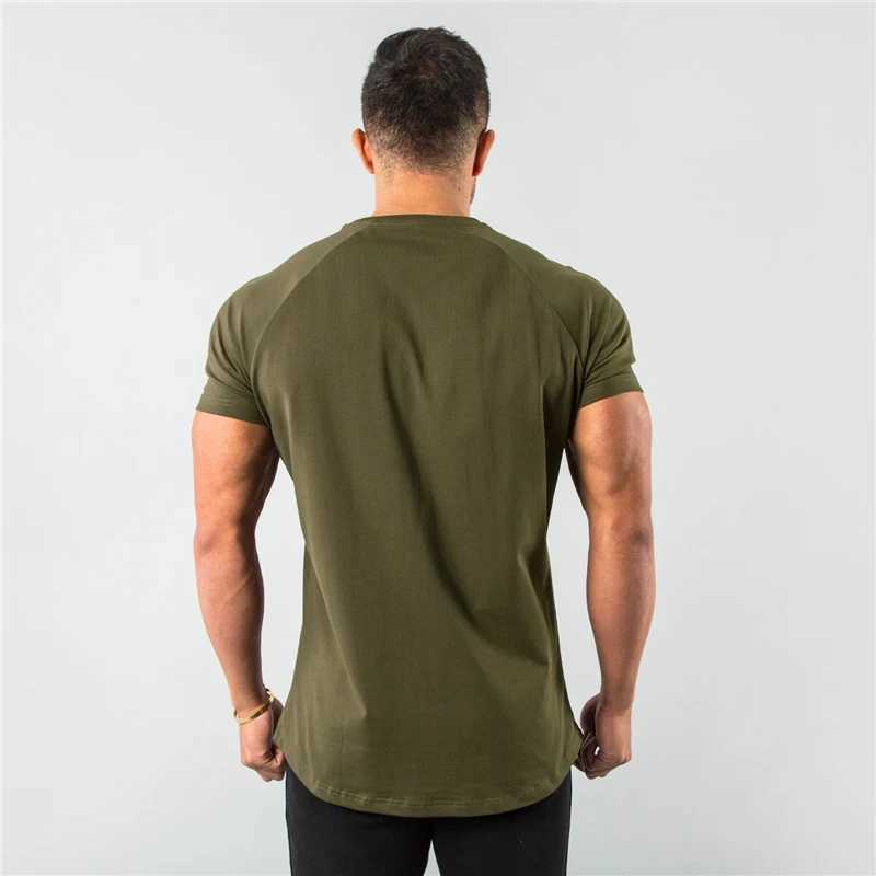 New Fashion Plain Tops Tees Fitness Mens T Shirt Short Sleeve Muscle Joggers Bodybuilding Tshirt Male Gym Clothes Slim Fit ShirtT250224