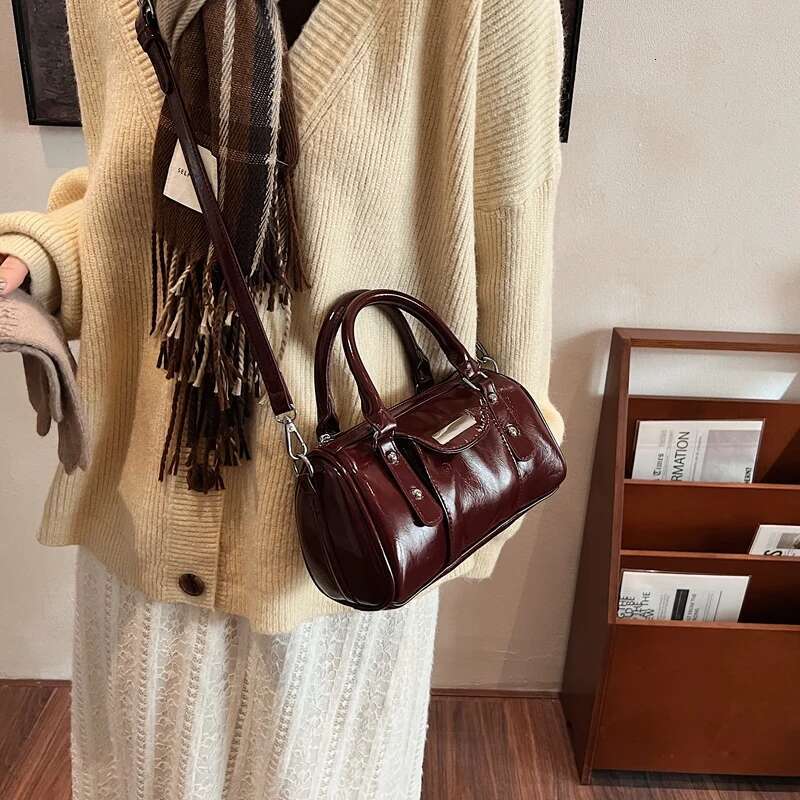 2025 New Women's Top Handle Bright PU Leather Solid Color Shoulder Bag Latest Designer Handbag Trendy Shoulder Bag2