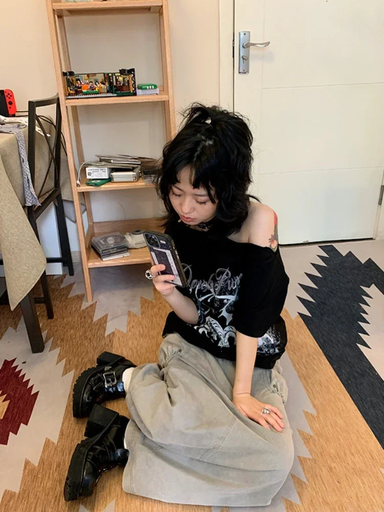 KOSAHIKI Off Shoulder T-Shirt Women Short Sleeve Street Hip Hop Goth Casual Harajuku Grunge Y2k Tops Vintage Printed Tees 2025 250224