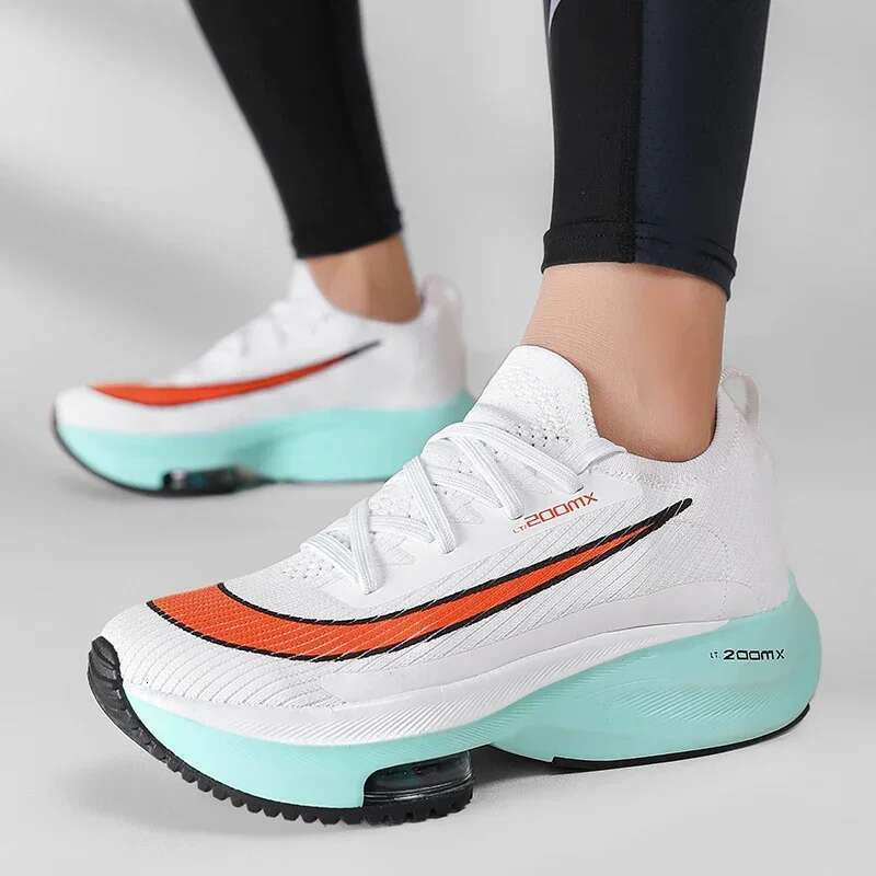 Men's Marathon Runners: Full-Length Air Cush ioned Shoes with Lightweight Breathable M esh