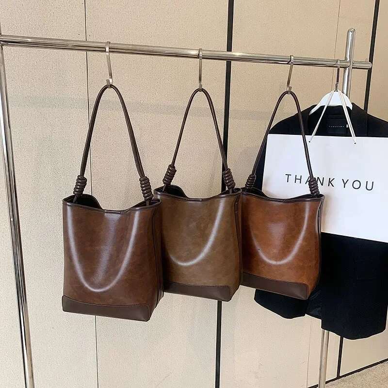 Handheld Fashionable High-End Bucket Bag, Casual And Versatile One Shoulder Underarm Bag